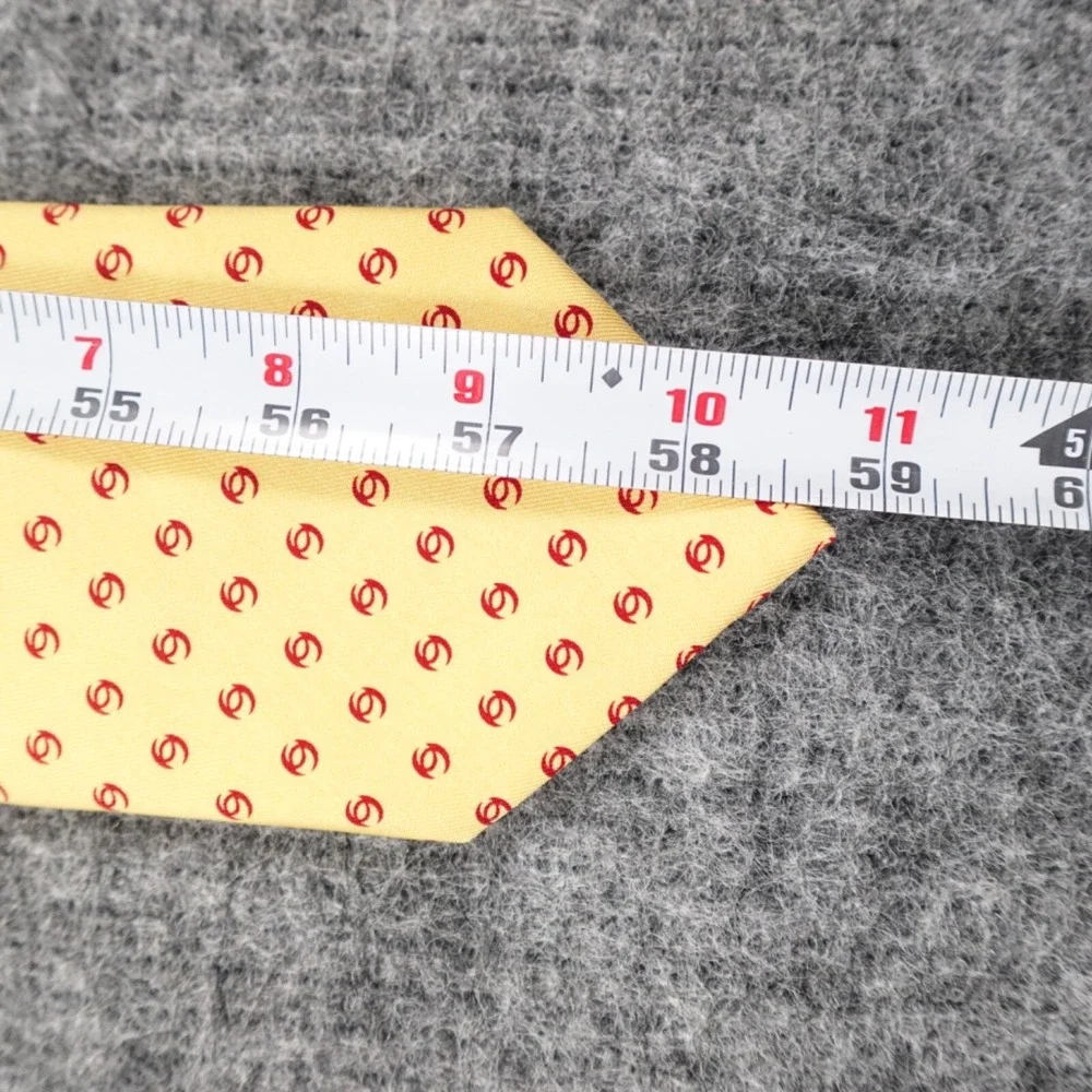 Vineyard Vines Necktie Mens Yellow Red Geometric Print Hand Made Silk L59 W3.5‎